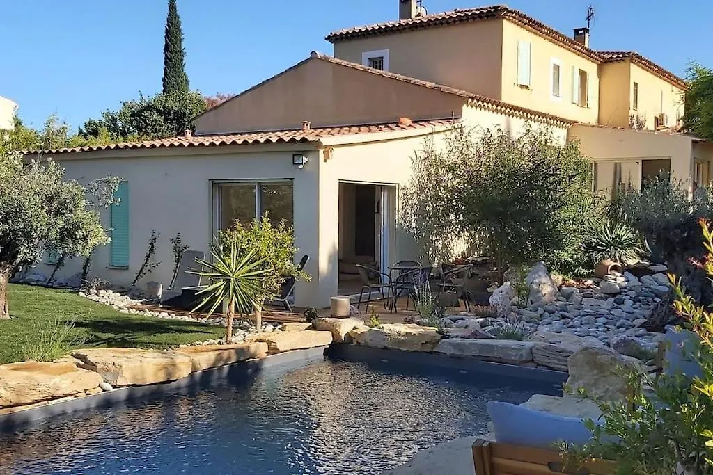 Une Oasis Au Pays De Cezanne Aix-en-Provence 0*,  France